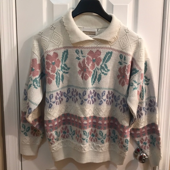 Vintage Tops - ⚡️FINAL PRICE⚡️VTG Season Ticket Flower Sweater
